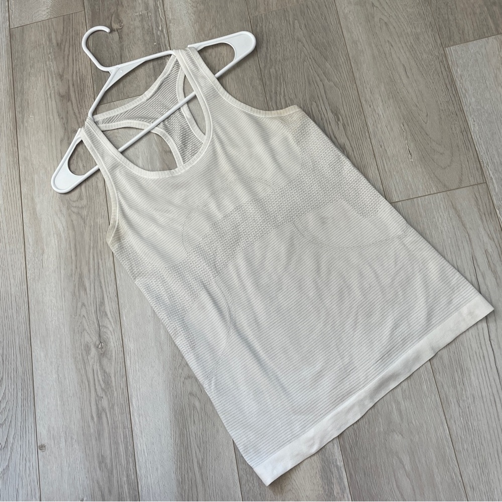 Lululemon Swiftly Tank Top White (size 6) racerback workout running activewear